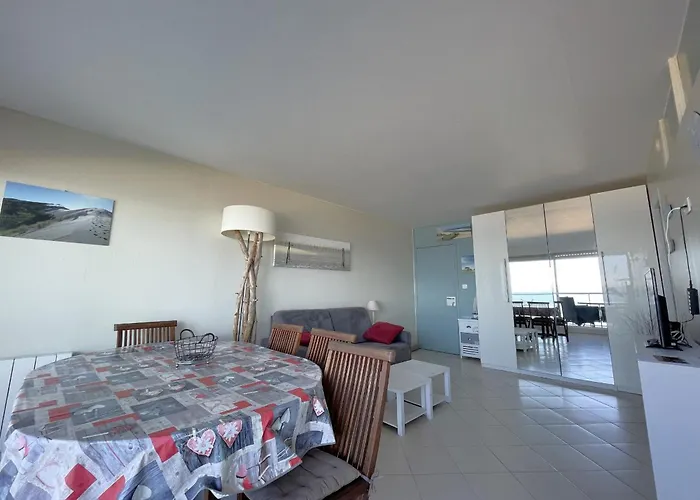 Апартаменты T2 Proche Centre Avec Terrasse Et Parking Sous-terrain - Fr-1-474-11